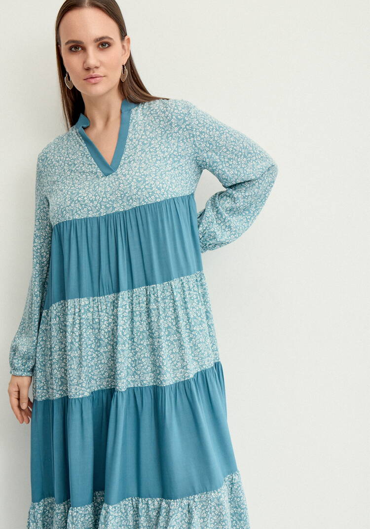 Платье с ярусами и V-образным вырезом шир.  750, рис. 18