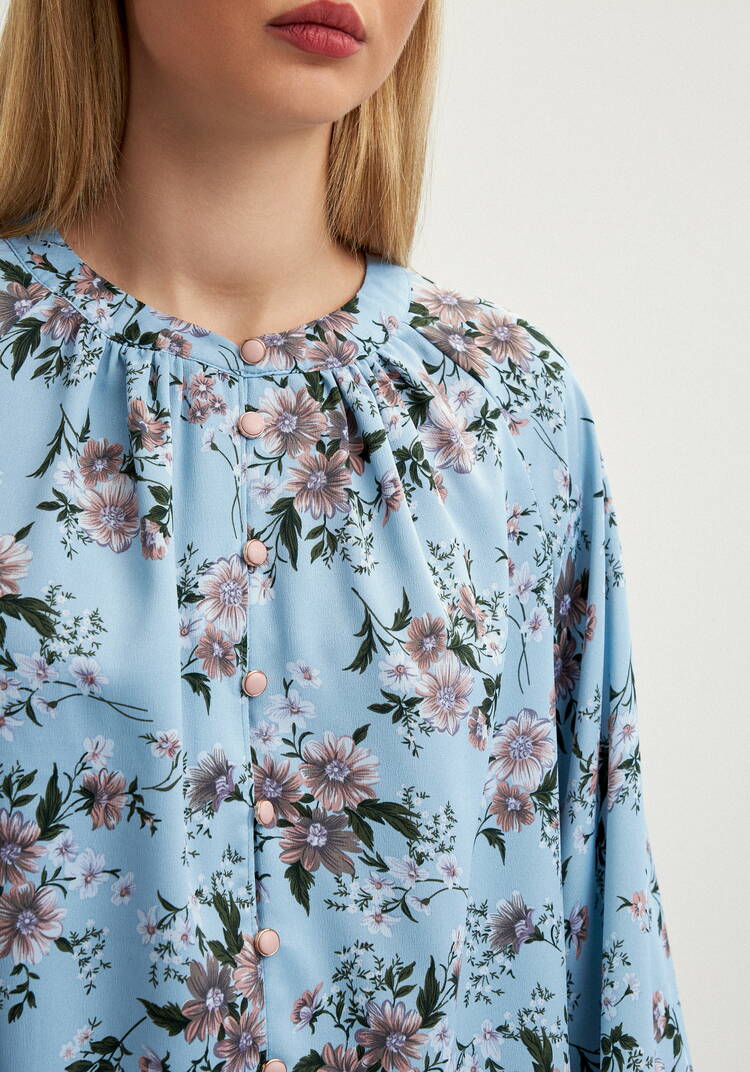 Блуза с цветочным принтом на пугoвицах шир.  750, рис. 5