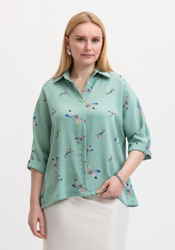 Блузка с принтом стрекозы шир.  580, рис. 6