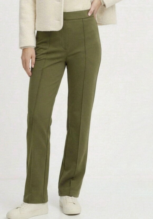 Брюки прямые cо стрелками шир.  580, рис. 26