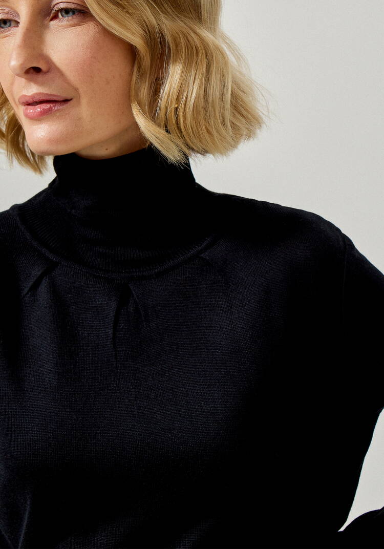 Водолазка с защипами у горловины шир.  750, рис. 29