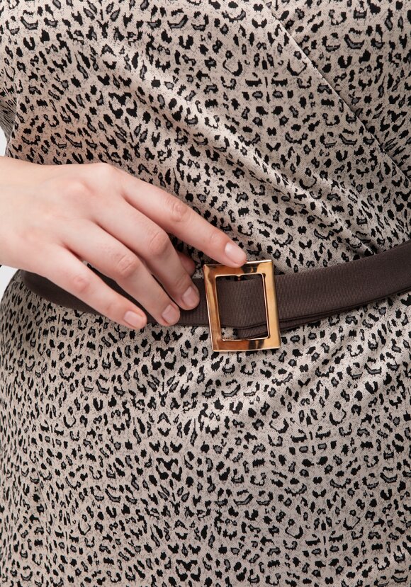 Платье прямого кроя на запах шир.  580, рис. 12