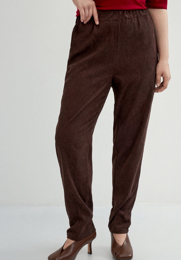Брюки из микровельвета с комфортным поясом шир.  580, рис. 24