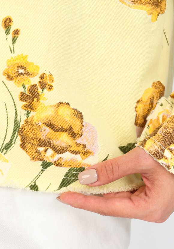 Джинсовая куртка с цветочным принтом шир.  580, рис. 12