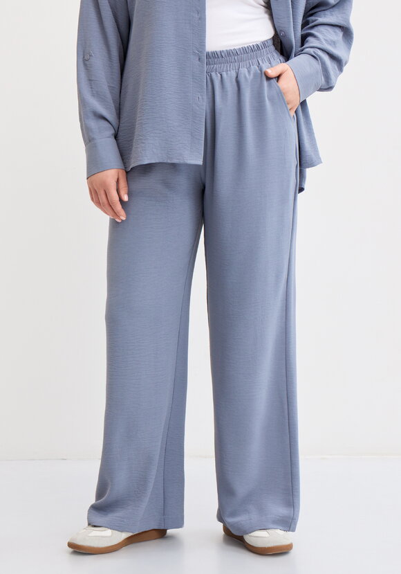 Брюки широкие на резинке по талии шир.  580, рис. 21