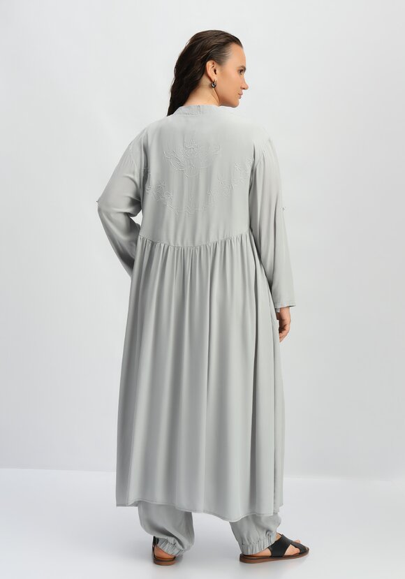 Рубашка удлиненная с вышивкой на кокетке шир.  580, рис. 23