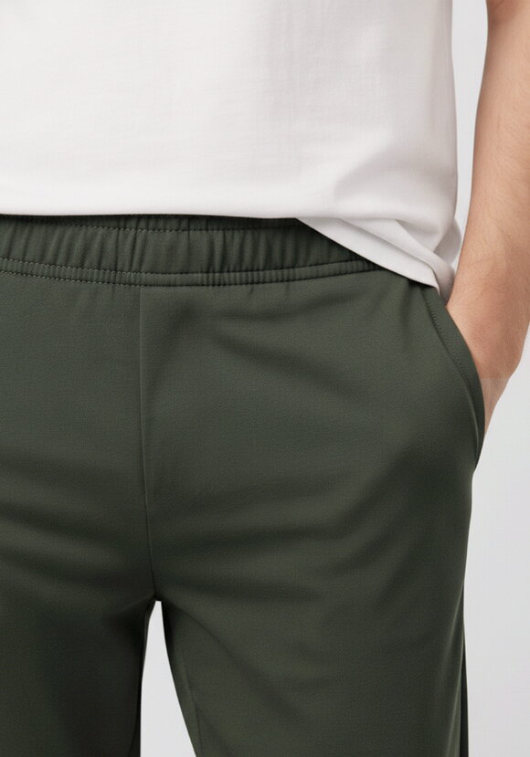 Брюки с цельнокроеным поясом на резинке шир.  580, рис. 5