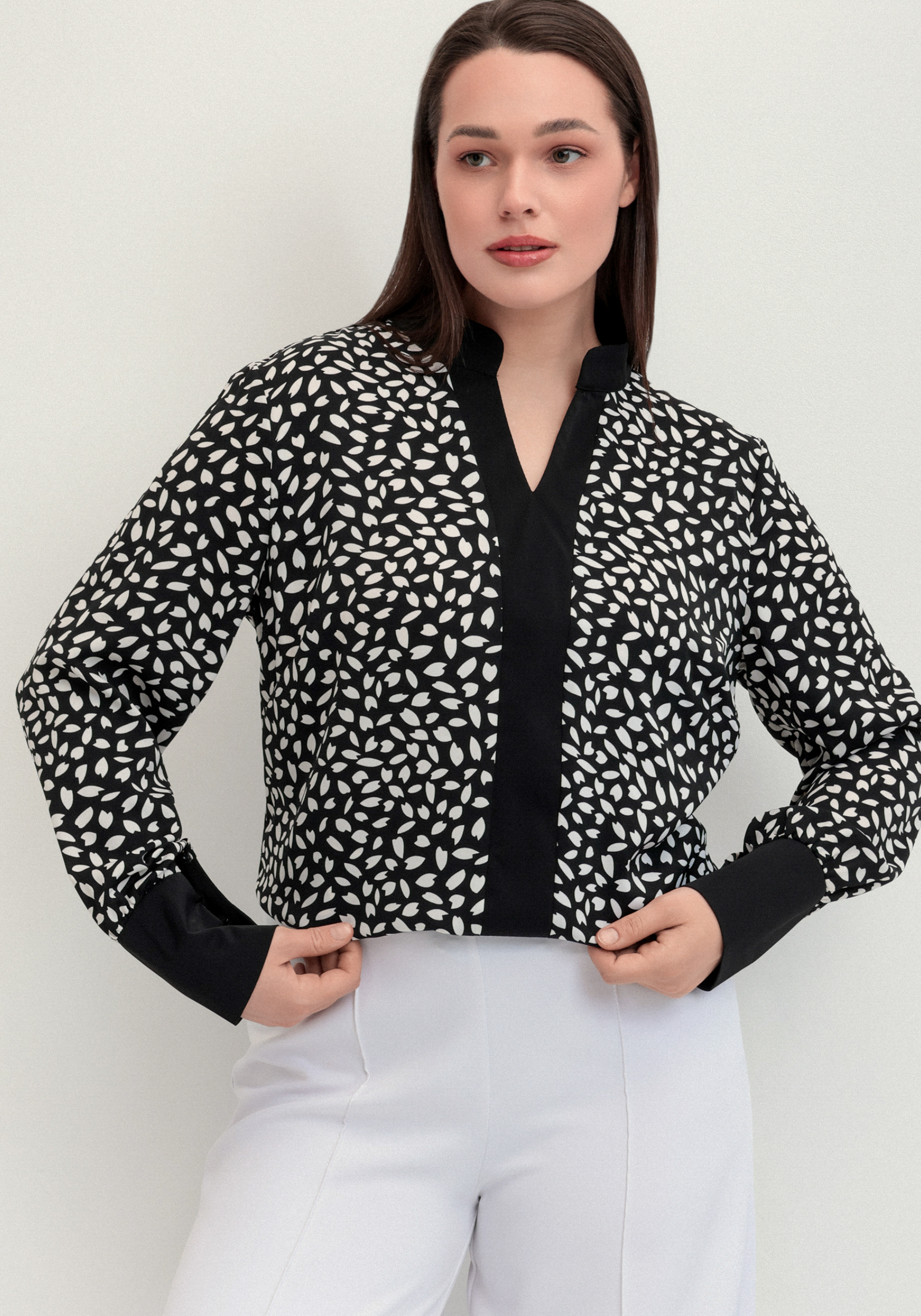 Рубашка с контрастными вставками 2999₽