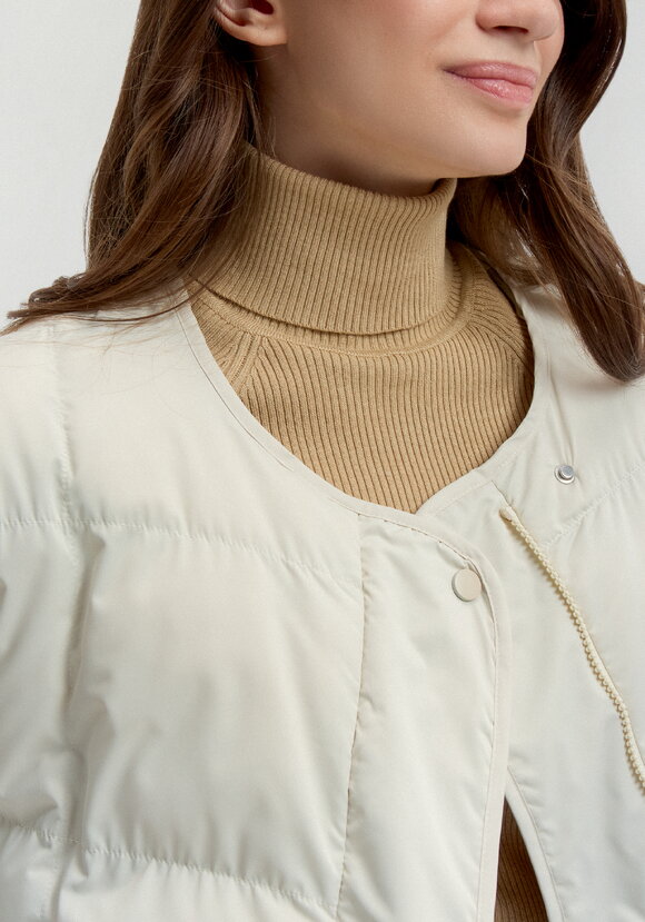 Куртка со съемным воротником шир.  580, рис. 6