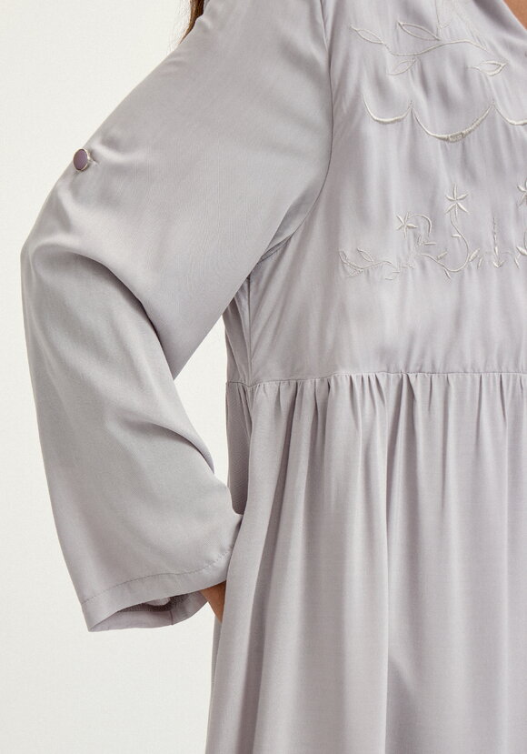 Рубашка с вышивкой на кокетке шир.  580, рис. 5