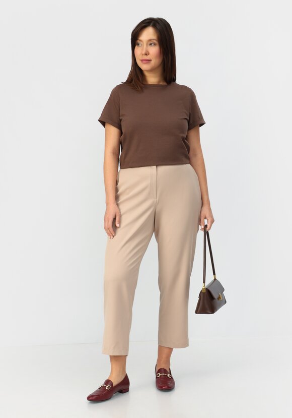 Брюки с декоративными хлястиками шир.  580, рис. 26