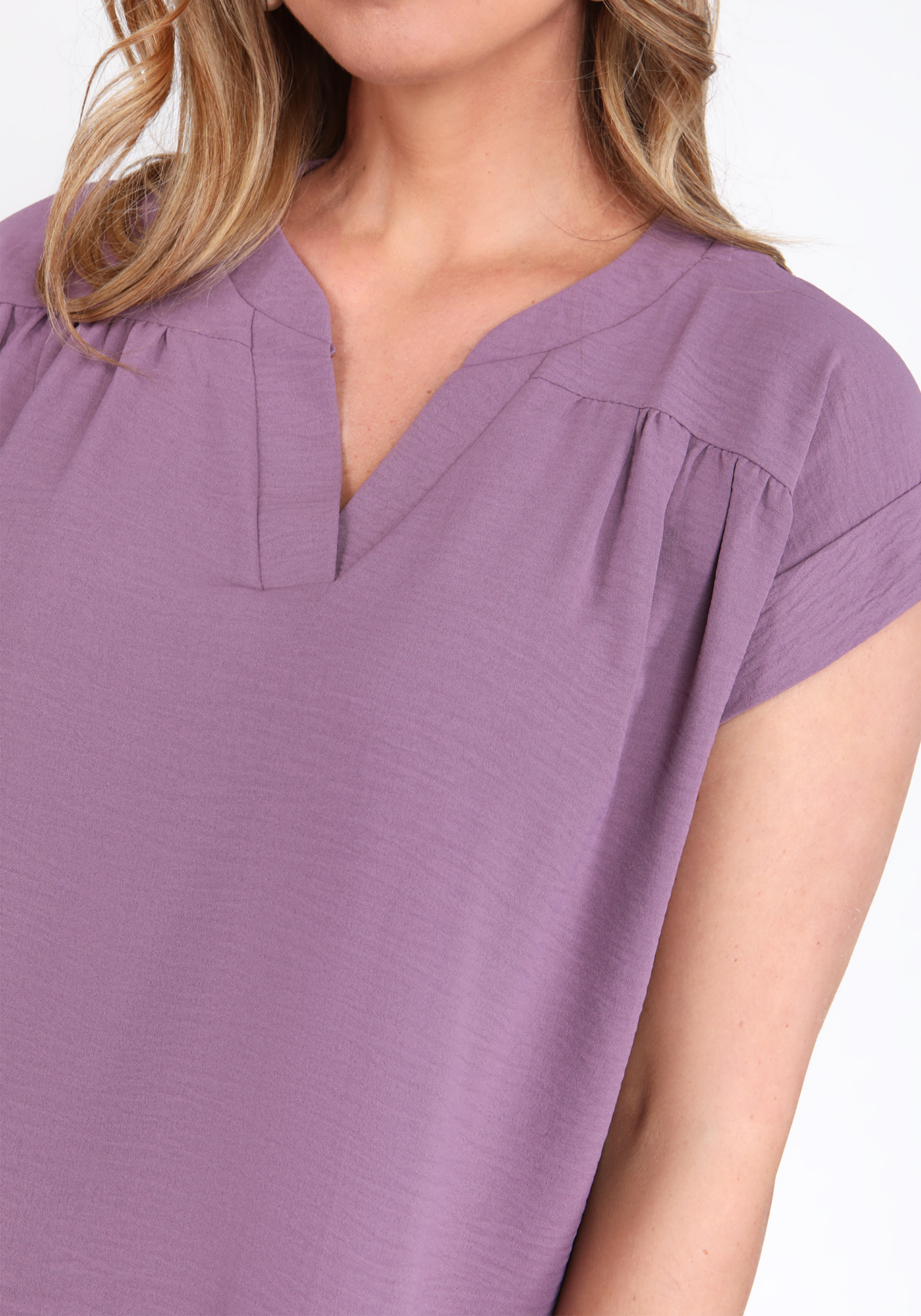 Блуза свободного кроя и декоративной сборкой Elletto Life, размер 56, цвет сиреневый - фото 8