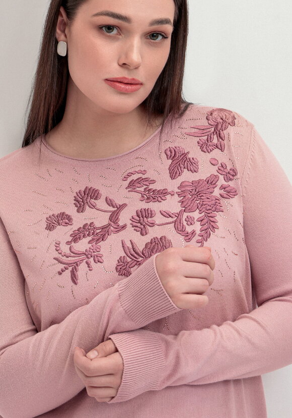 Джемпер с цветочной вышивкой и стразами шир.  580, рис. 20