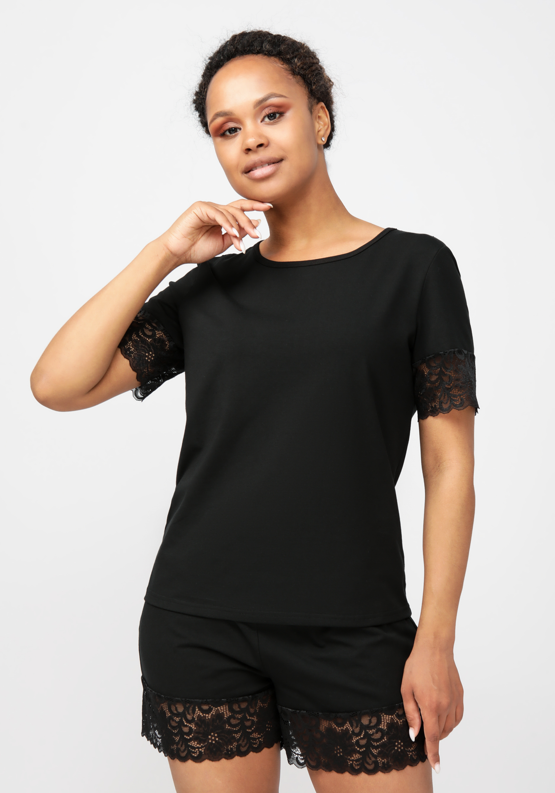 

Комплект из шорт и майки "Джуллия", Черный