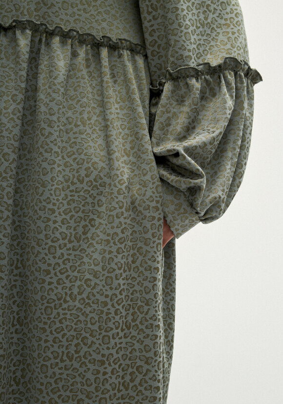 Платье свободного кроя с кокеткой шир.  580, рис. 6