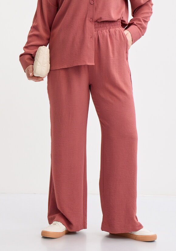 Брюки широкие на резинке по талии шир.  580, рис. 11