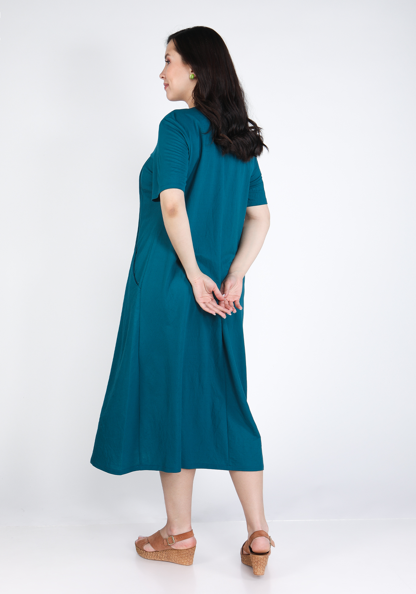 Платье с защипами однотонное Bianka Modeno, размер 56, цвет бежевый - фото 6