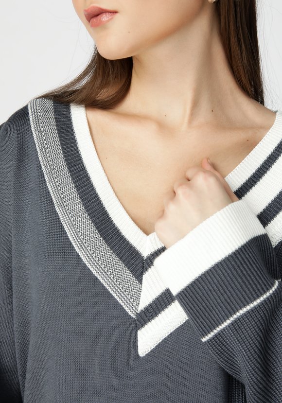 Джемпер женский с V образным воротом шир.  580, рис. 9