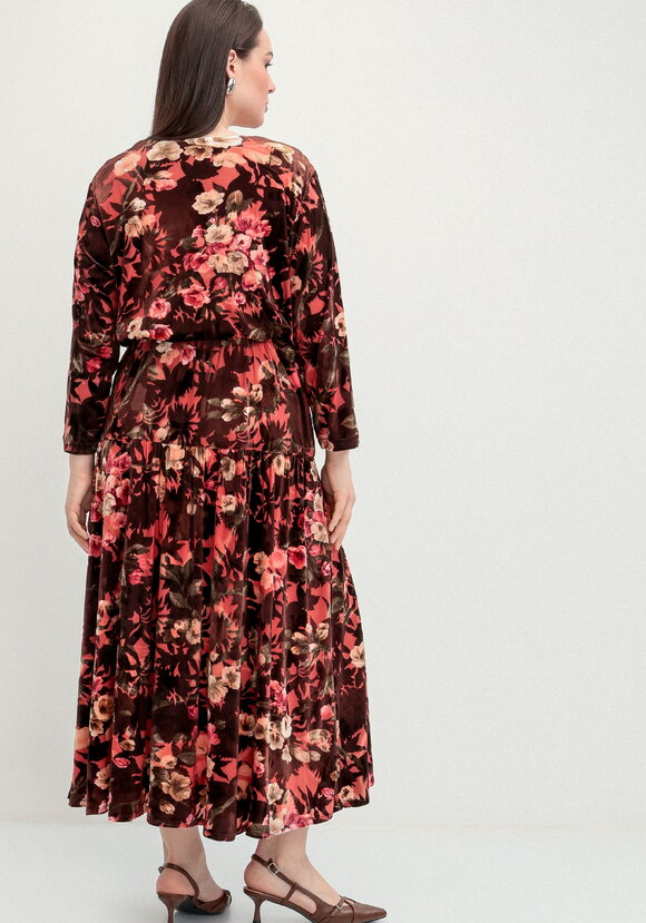 Платье с цветочным принтом на поясе шир.  580, рис. 10