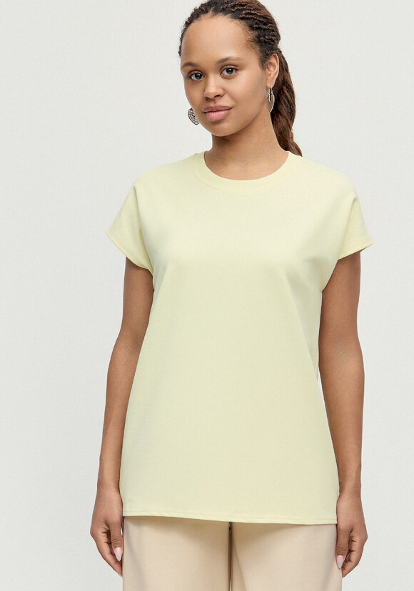 Футболка из трикотажа со спущенным плечом шир.  580, рис. 11