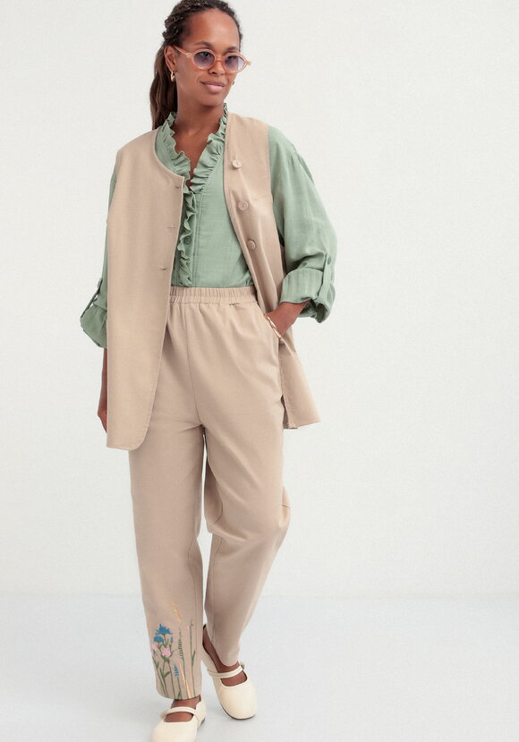 Жилет с асимметричной застежкой шир.  580, рис. 8