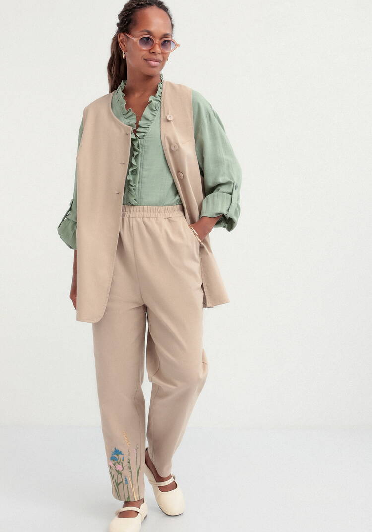 Жилет с асимметричной застежкой шир.  750, рис. 8