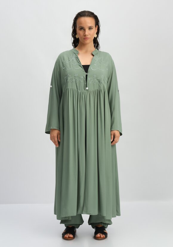 Рубашка удлиненная с вышивкой на кокетке шир.  580, рис. 14