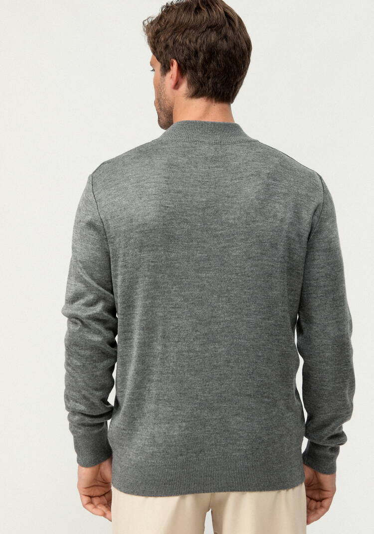 Свитер с воротником стойкой на молнии шир.  750, рис. 19