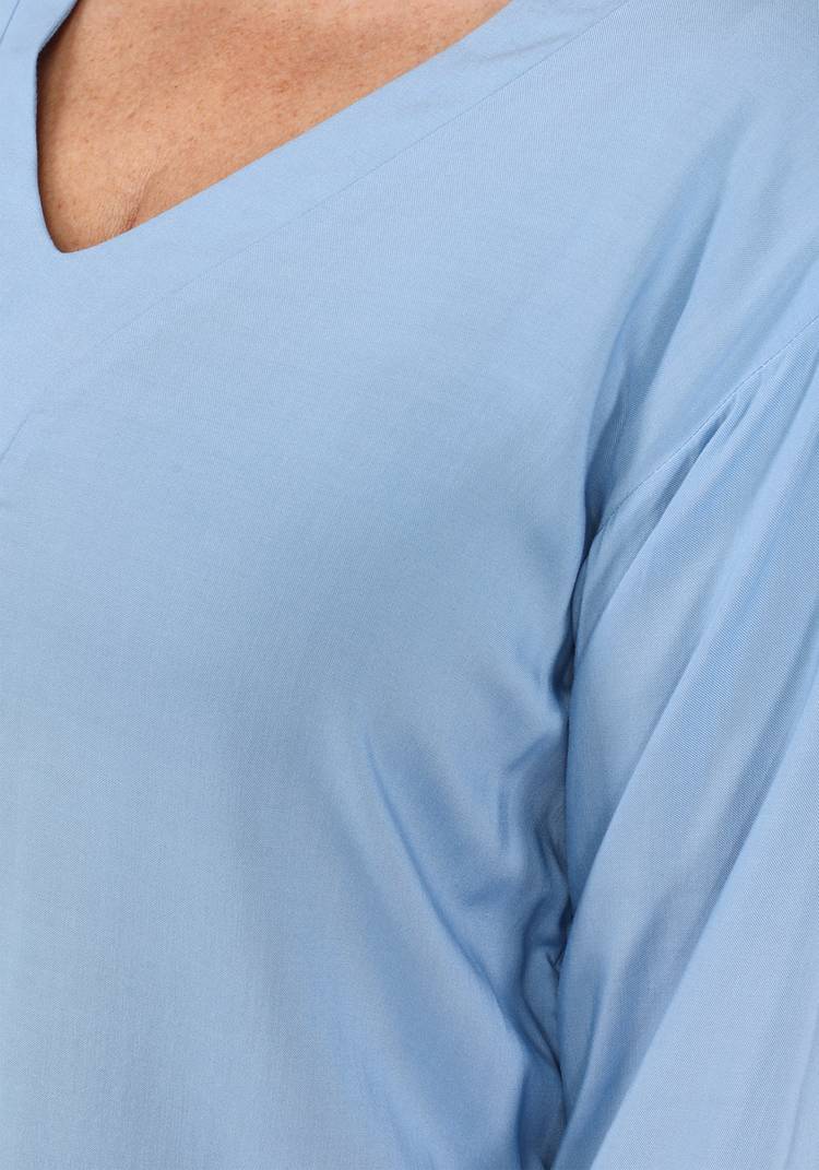 Блузка с V-образным вырезом, свободного кроя шир.  750, рис. 12