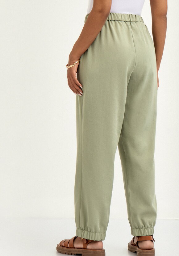 Брюки льняные на резинке по поясу и низу шир.  580, рис. 26