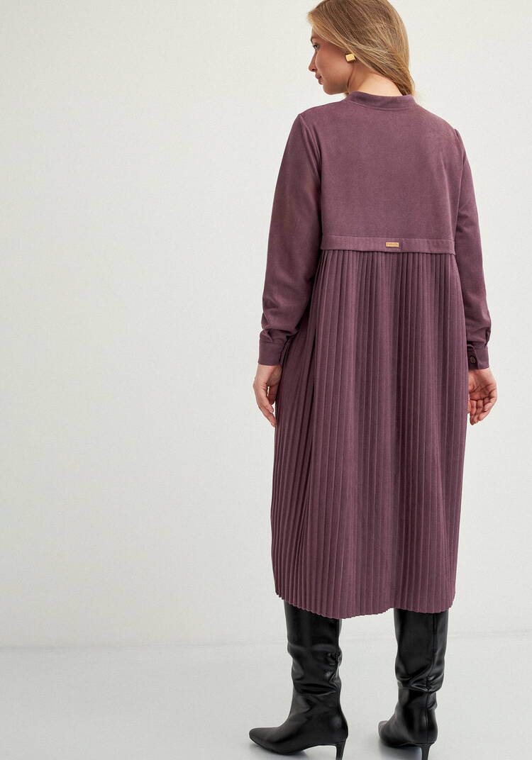 Платье-рубашка с плиссированной спинкой шир.  750, рис. 28