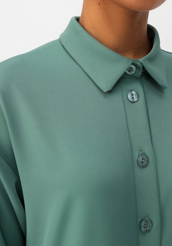 Платье-рубашка с перфорацией шир.  580, рис. 12