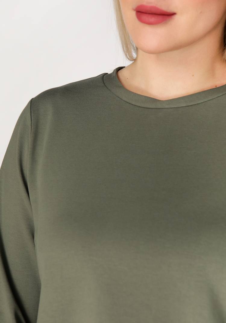 Свитшот с разрезами в рельефах шир.  750, рис. 10