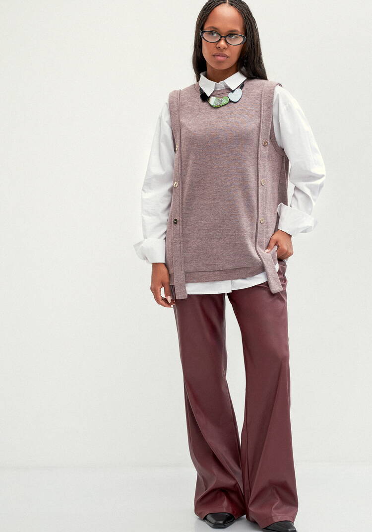 Жилет трикотажный с пуговицами шир.  750, рис. 7