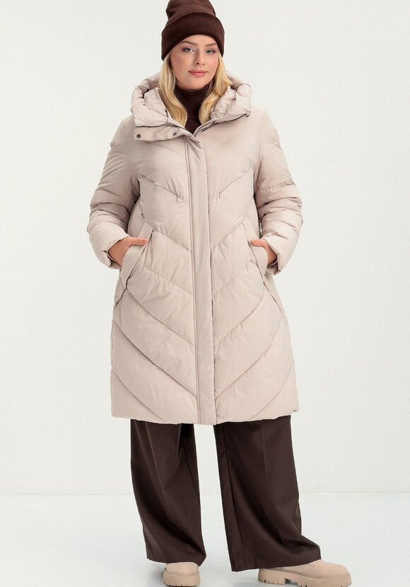 Пуховик стеганый свободного кроя с капюшоном шир.  580, рис. 53