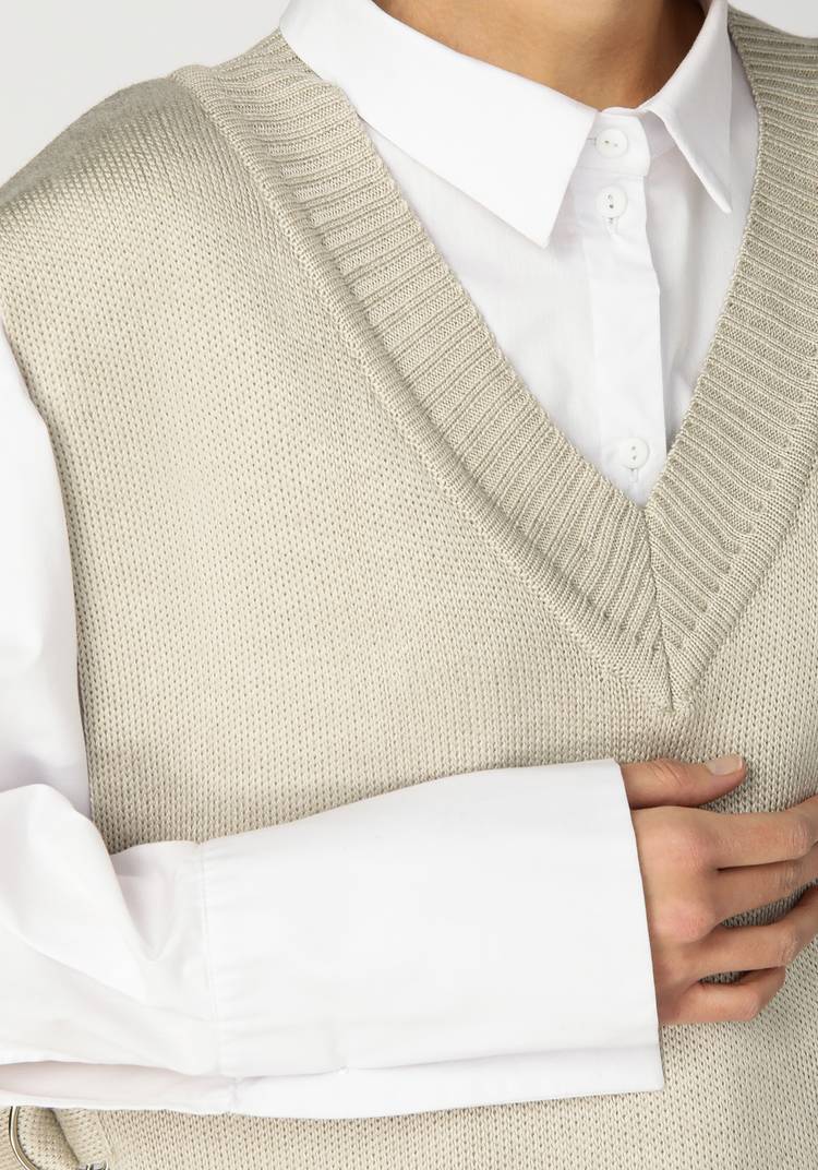 Жилет женский с боковыми хлястиками шир.  750, рис. 9