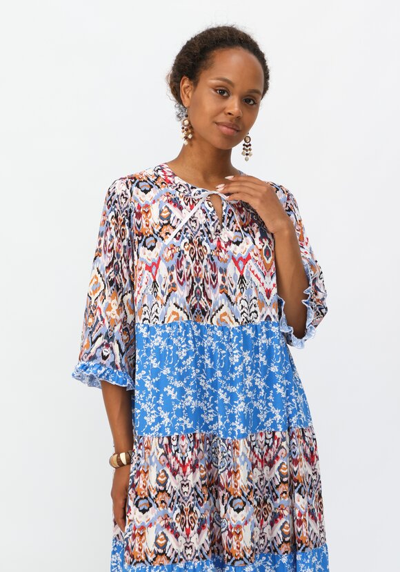 Платье с ярусами и комбинированным принтом шир.  580, рис. 18