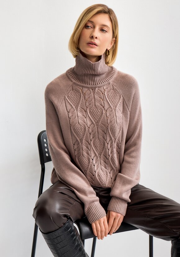 Свитер с ажурным рисунком шир.  580, рис. 37