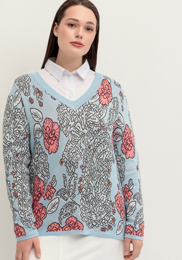 Пуловер с V-образным вырезом и ярким принтом шир.  580, рис. 4