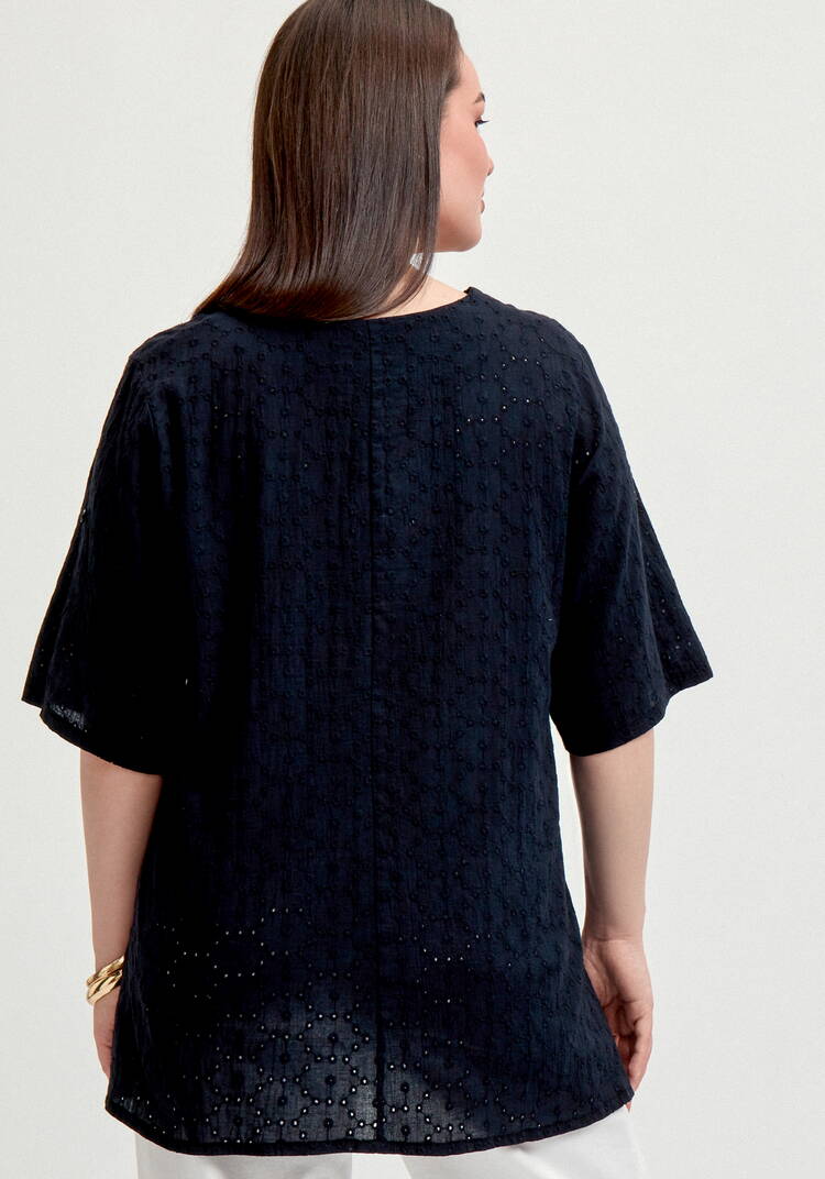 Блуза с V-образным вырезом из шитья шир.  750, рис. 20