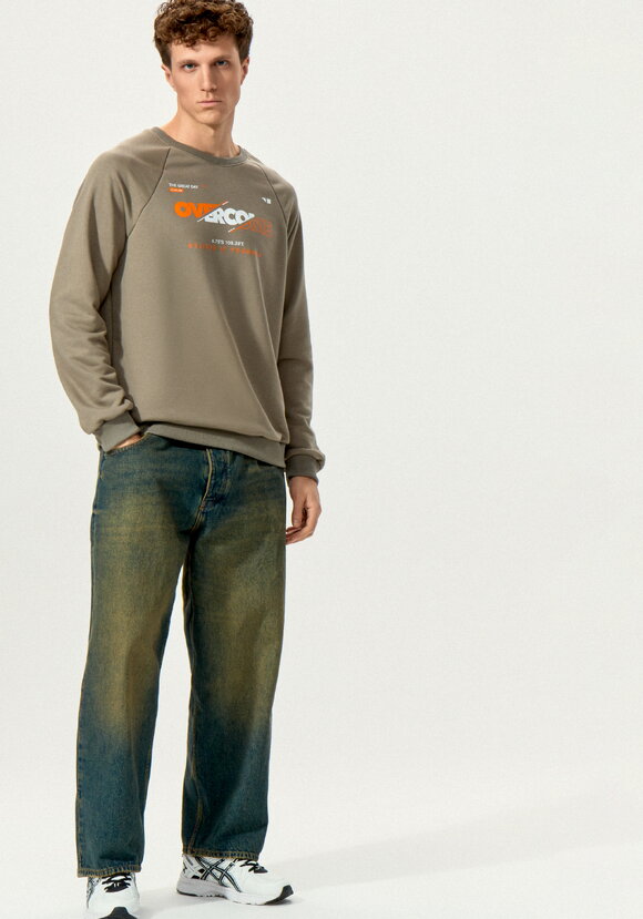 Свитшот с принтом на передней полочке шир.  580, рис. 7