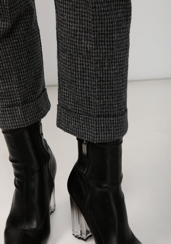 Брюки зауженные к низу с боковыми карманами шир.  580, рис. 6