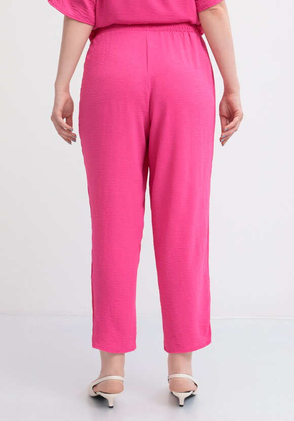 Костюм с брюками из легкой ткани шир.  580, рис. 5