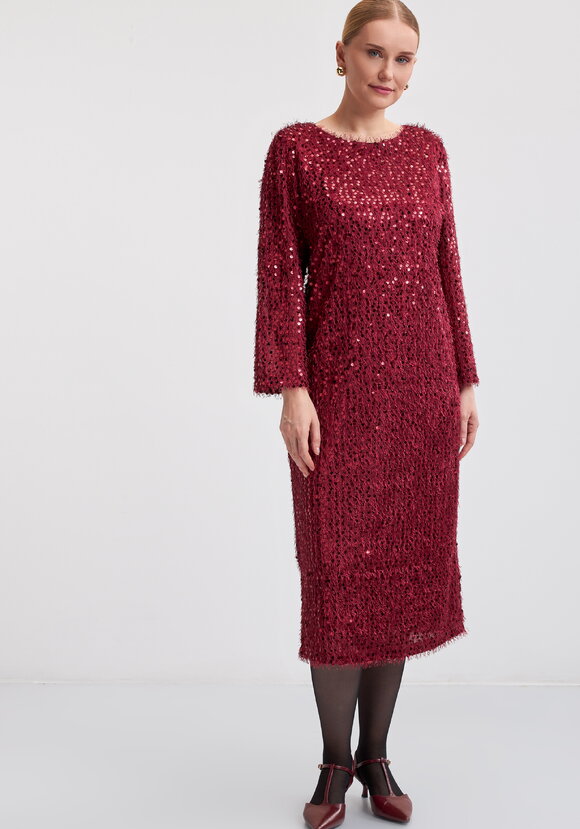 Платье футляр с паетками шир.  580, рис. 8