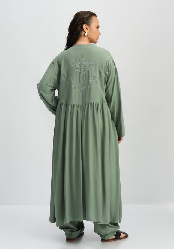 Рубашка удлиненная с вышивкой на кокетке шир.  580, рис. 13