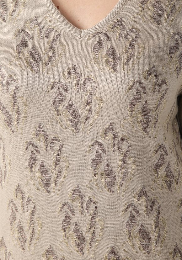 Платье с V-образным вырезом шир.  580, рис. 5