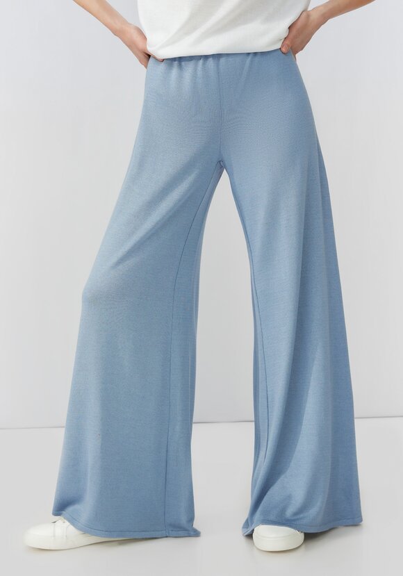 Брюки на эластичном поясе прямые шир.  580, рис. 10