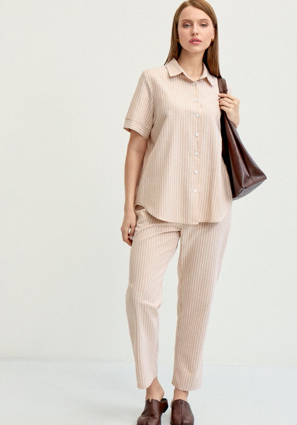 Блуза на пуговицах в вертикальную полоску шир.  580, рис. 8