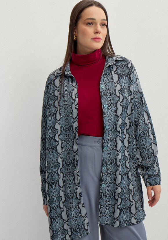 Рубашка удлинённая с анималистичным принтом шир.  580, рис. 1