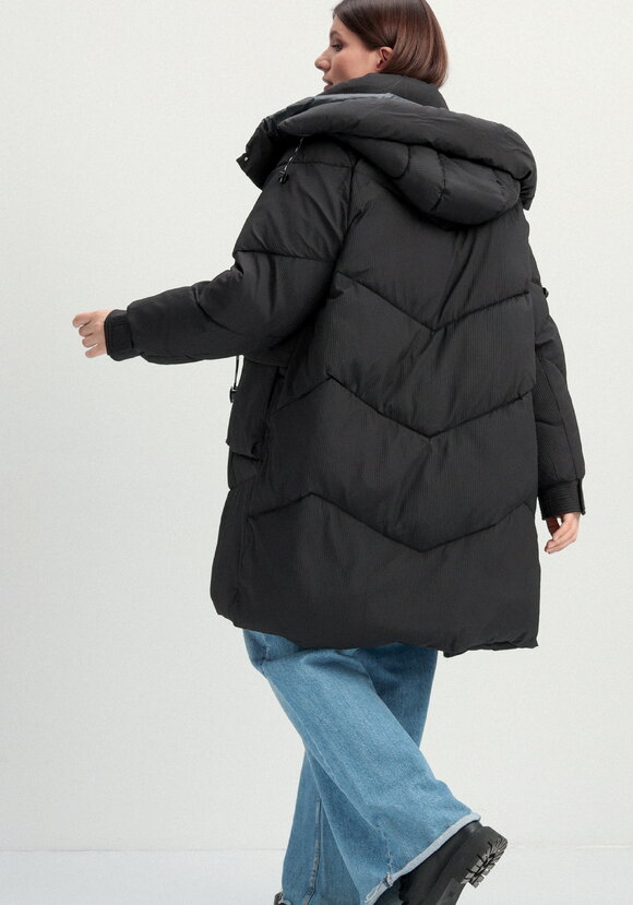 Пуховик с капюшоном и объемными карманами шир.  580, рис. 3